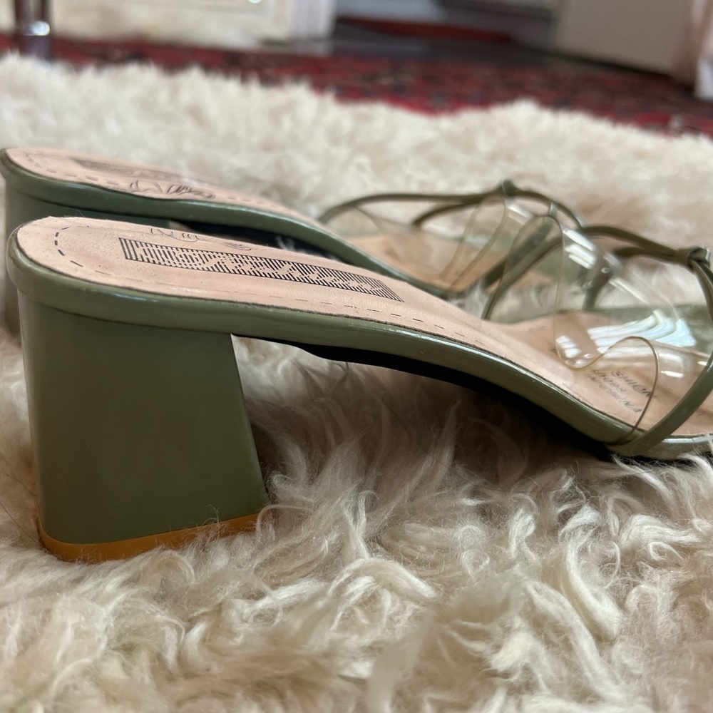 BEAUTIFUL LIGHT GREEN SUMMER SLIP ON HEELS
